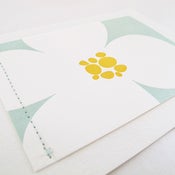 Image of center square . magnolia . blu