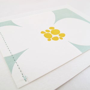 Image of center square . magnolia . blu