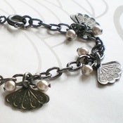 Image of Vintage Chic Noir Fans Bracelet