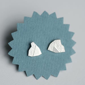 Image of small mountain studs