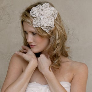 Image of Flower Lace Beige