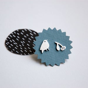 Image of discovery bird studs