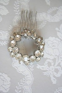 Image of Vintage rhinestone bridal hair comb : piece 002