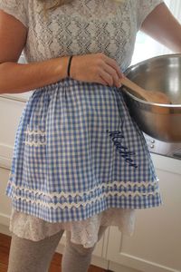 Image of MOTHERS DAY vintage apron  mother embroidered 