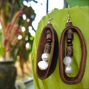 Image of Fresh Water Pearl Sambo Earrings