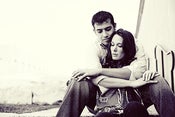 Image of 30 fab tips on posing engagement session | sitting