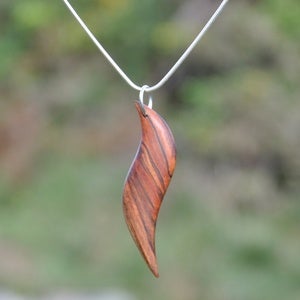 Image of New Zealand Native Kamahi Sensual Necklace