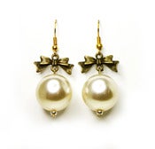 Image of Pearly Girl Earings