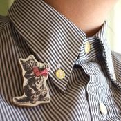 Image of Catty Loves Her Bow Brooch