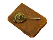 Image of Roaring Bear Stick-Pin