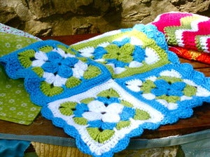 Image of MochilaMia Granny Square Afghan in 'Starburst'