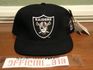 Image of VINTAGE LA LOS ANGELES RAIDERS LOGO SPORTS SPECIALTIES SNAPBACK CAP HAT