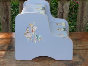 Image of Paper Dolls Stepstool