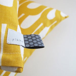 Image of loop-di-loop pillow . straw