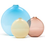 Image of solid vase - small