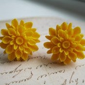Image of Yellow Chrysanthemum Cabochon Earrings