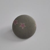 Image of Broche ronde en tissu Joli 
