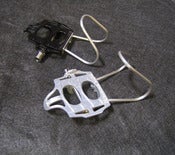 Image of White Industries Pedals with SS Clips