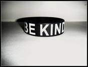 Image of BE KIND (silicone bracelet)
