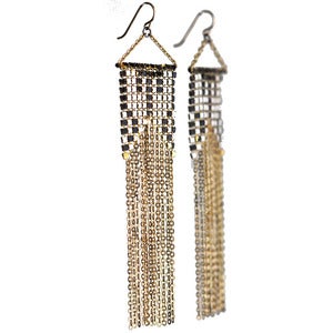 Heraldic Banner Mesh Earrings - Black+White