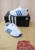 Image of Adidas - Kundo II CF I - Running White/Sharp Blue/Metallic Silver