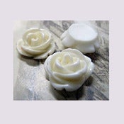 Image of Cabochon résine rose blanche