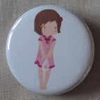 Image of Petit badge Modèle Fille au poisson - 37 mm VENDU
