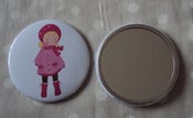 Image of Miroir Modèle Fille au Manteau - 75 mm