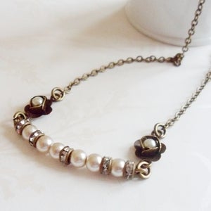 Image of Demure Necklace