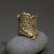 Image of biomorphic brass ring size 7