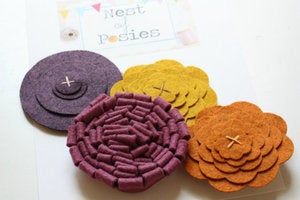 Image of Felt Posie Cluster - Mulberry