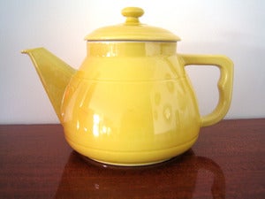 Image of THÉIÈRE EN CÉRAMIQUE VINTAGE REF. 233