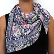 Image of Organic Cotton Knit Triangle Scarf - Blossoms