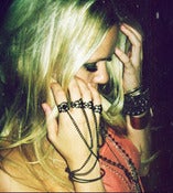 Image of CHAIN GLOVE