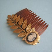 Image of Beatrice Cameo Haircomb