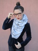 Image of Antique Scissor Scarf (Woolen Gray)