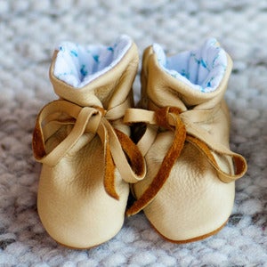 Image of Geier Deerskin Baby Moccasins - Flannel Lined