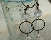Image of Gouttes Lustre No. 2 - Crystal and Pearl