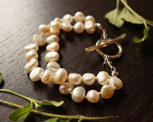 Image of charming pearl bracelet