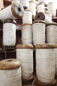 Image of anciennes bobines d'industries textiles