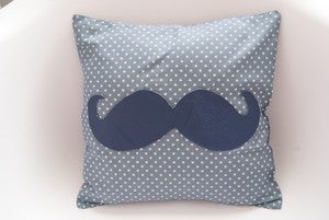 Image of Coussin Moustache étoile Créatrice Thais & tibere