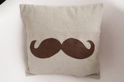 Image of Coussin Moustache choco Créatrice Thais & tibere
