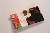 Image of Protège chéquier "noir fleuri mini dot "