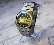 Image of Pristine 1975 Citizen Automatic - Emerald Dial, original band