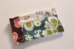 Image of Protège chéquier "tapisserie turquoise fonçé"
