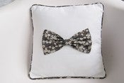 Image of Coussin Noeud Liberty Fleur gris By Mimosette