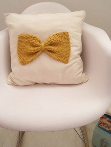 Image of *DE RETOUR* Housse de Coussin Noeud Tricot 