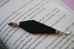 Image of Lava kite pendant
