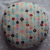 Image of Coussin rond " Perles Mauves " Dos Mauve pâle