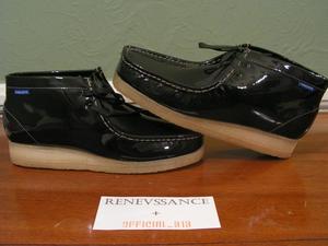 Image of DEADSTOCK CLARKS "CONCEPTS" PATENT LEATHER WALLABEES MOCCASINS OLIVE sz 10 11